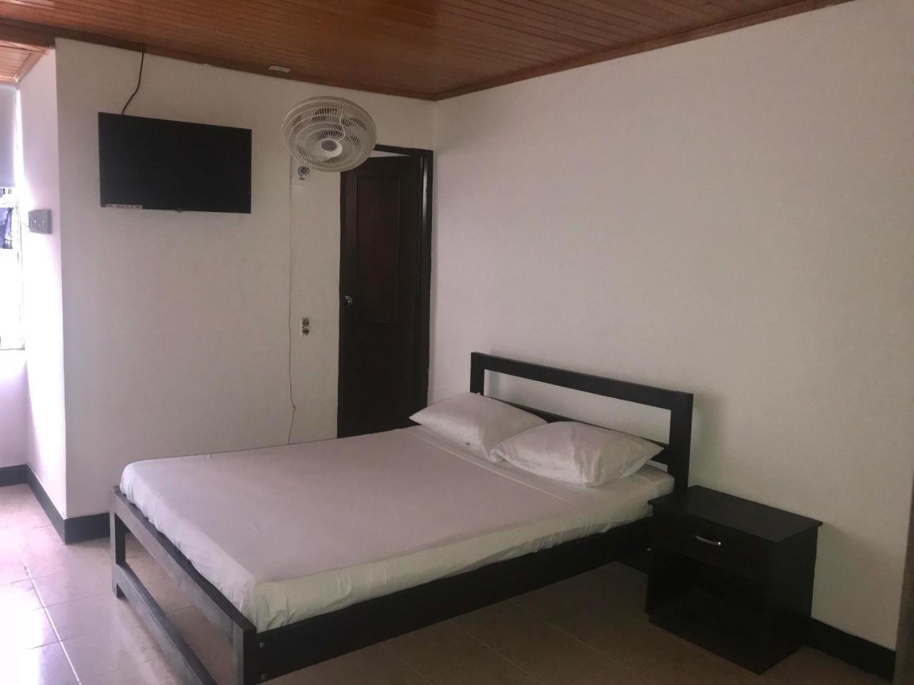 Hotel Y Balneario El Descanso Villavicencio Exteriör bild